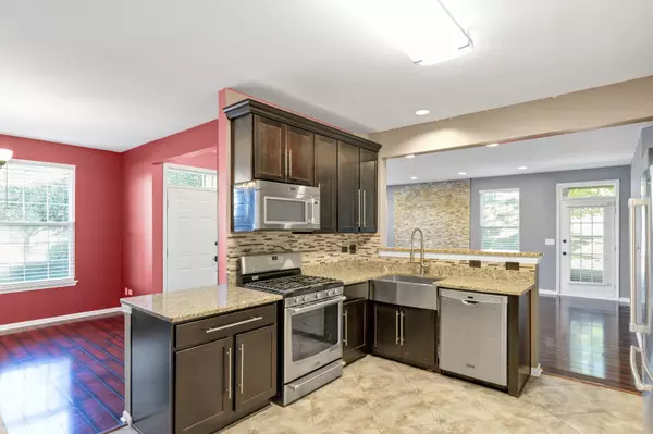 1949 Blackberry LN #1949, Hoffman Estates, IL 60169