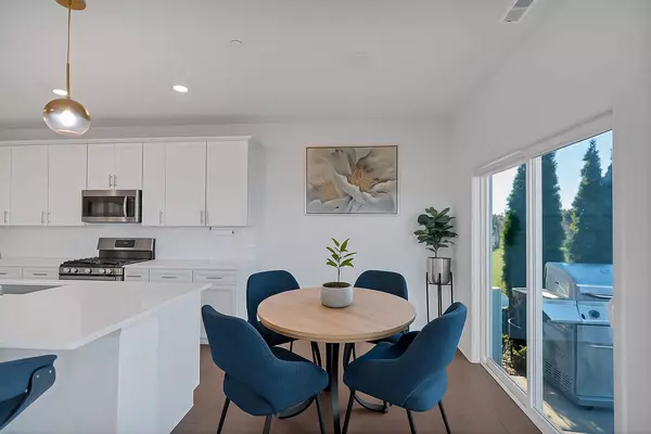 3202 Martini ST, Mundelein, IL 60060