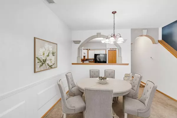 1244 Brookdale DR #1244, Carpentersville, IL 60110