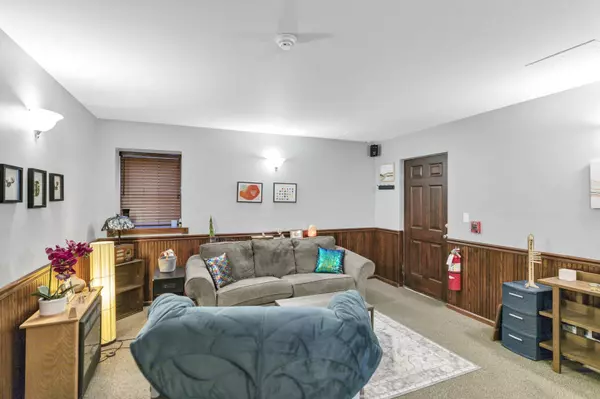 278 N State ST, Hampshire, IL 60140