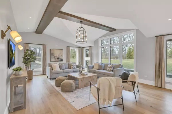 4N637 Pheasant Run DR, St. Charles, IL 60175