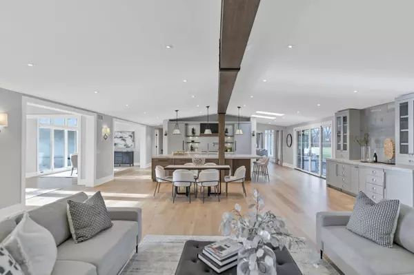 4N637 Pheasant Run DR, St. Charles, IL 60175