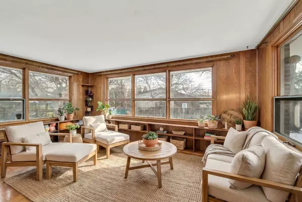 801 Woodlawn DR, Dekalb, IL 60115