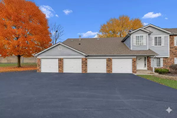 1505 Commodore CT #2, Schaumburg, IL 60193