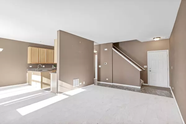 6526 Marble LN, Carpentersville, IL 60110