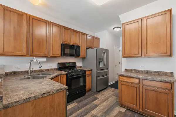 562 Gunnison CT, Gilberts, IL 60136