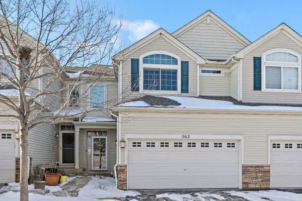 562 Gunnison CT, Gilberts, IL 60136