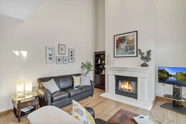 171 Shaftesbury ST #171, Carol Stream, IL 60188