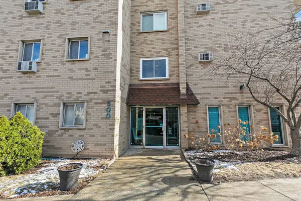 300 Circle AVE #5G, Forest Park, IL 60130