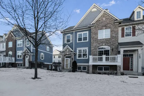 171 Shaftesbury ST #171, Carol Stream, IL 60188