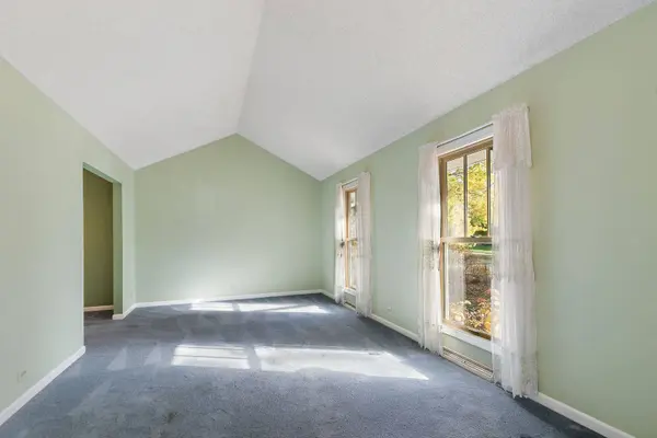 517 Sheffield RD, Naperville, IL 60565