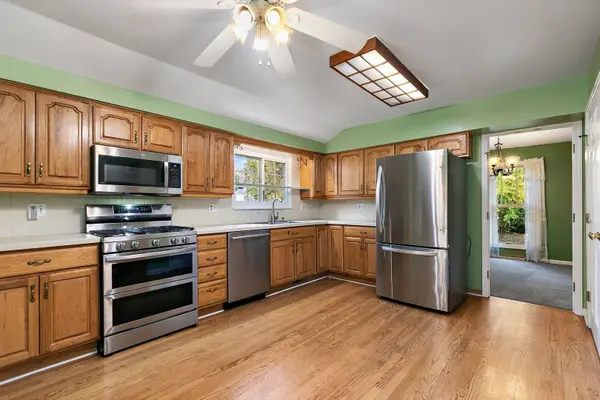 517 Sheffield RD, Naperville, IL 60565