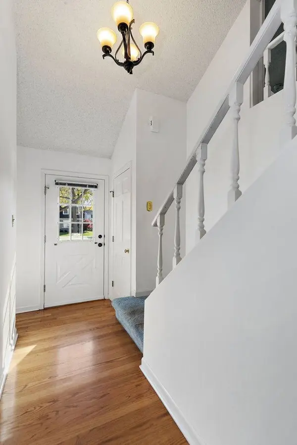 517 Sheffield RD, Naperville, IL 60565