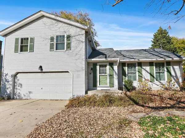 517 Sheffield RD, Naperville, IL 60565