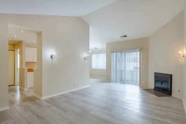25 Superior CT #L2, Schaumburg, IL 60193