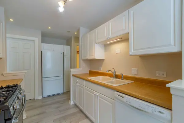 25 Superior CT #L2, Schaumburg, IL 60193