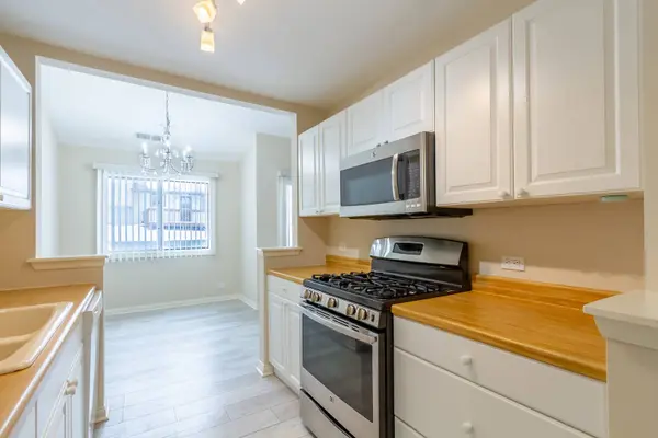 25 Superior CT #L2, Schaumburg, IL 60193