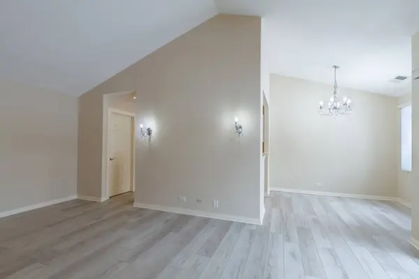 25 Superior CT #L2, Schaumburg, IL 60193