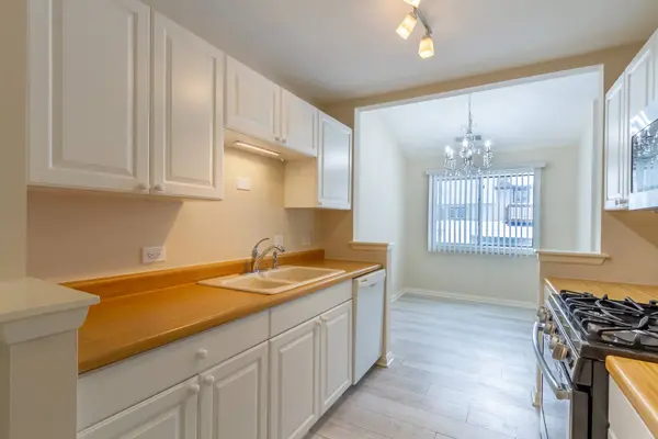25 Superior CT #L2, Schaumburg, IL 60193