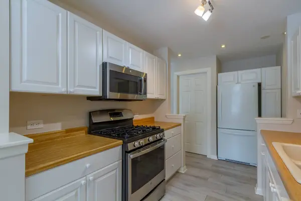 25 Superior CT #L2, Schaumburg, IL 60193