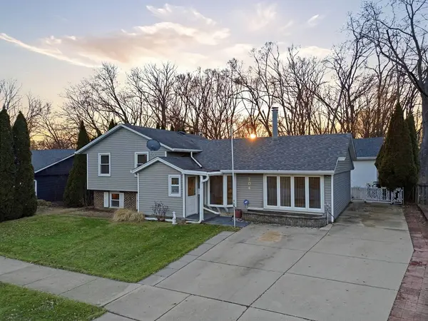 704 Springfield DR, Roselle, IL 60172