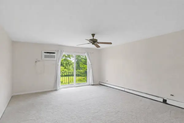 2431 Ogden AVE #10, Downers Grove, IL 60515