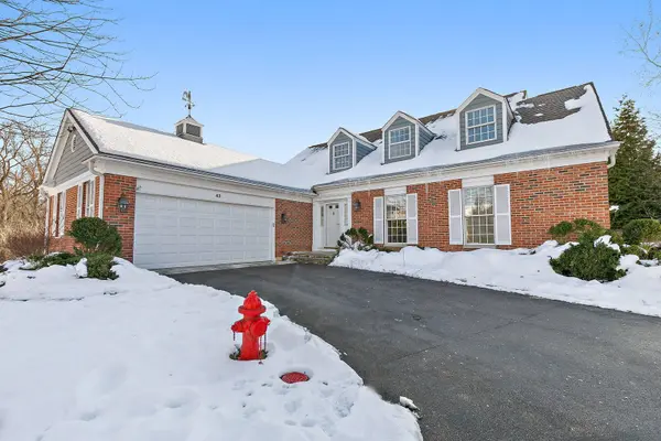 43 Ravenscraig LN, Inverness, IL 60067