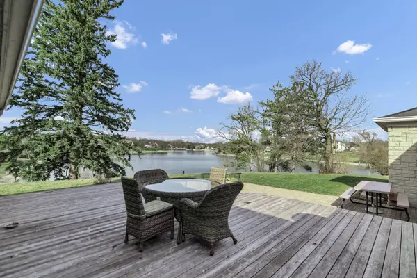 512 Bay RD, Mchenry, IL 60051