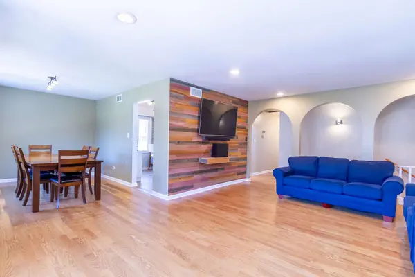 3N046 Lakeview CT, West Chicago, IL 60185