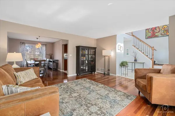 1506 Division ST, St. Charles, IL 60174