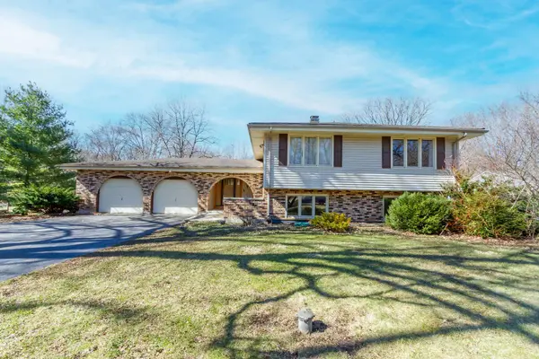 3N046 Lakeview CT, West Chicago, IL 60185