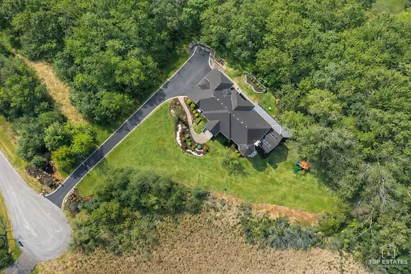 25676 N Canyon Creek CT, Barrington, IL 60010