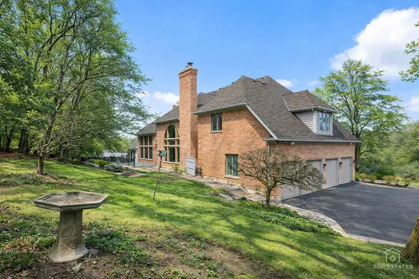 25676 N Canyon Creek CT, Barrington, IL 60010