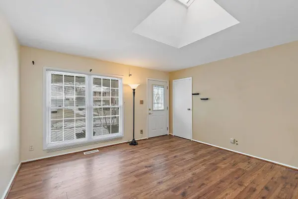 213 Villa RD, Streamwood, IL 60107