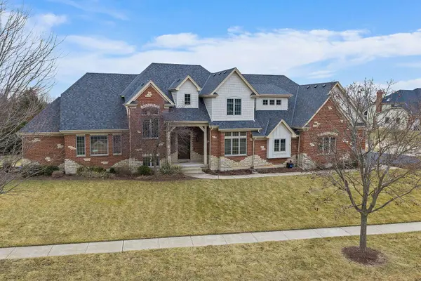 1211 Coyote TRL, Hampshire, IL 60140