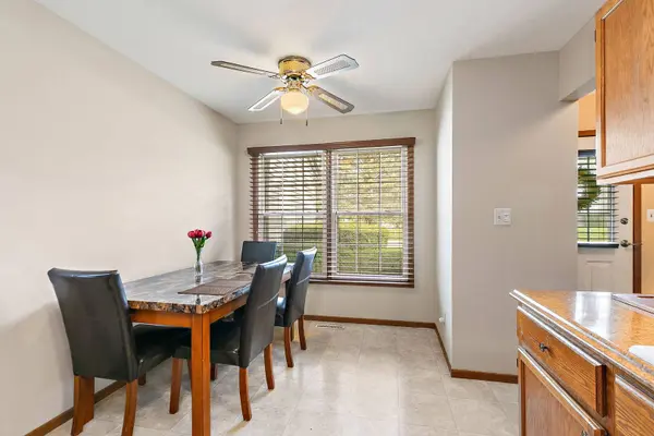 313 N Huntington DR, Mchenry, IL 60050