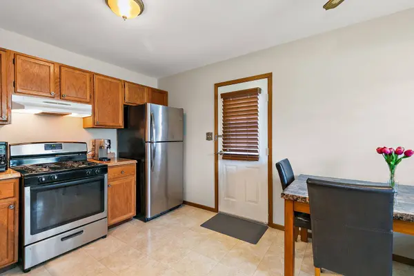 313 N Huntington DR, Mchenry, IL 60050