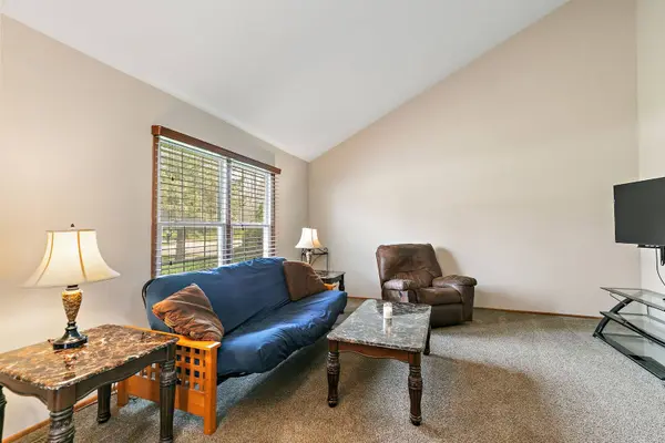313 N Huntington DR, Mchenry, IL 60050