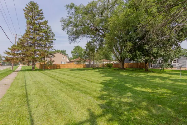 110 N Chase AVE, Bartlett, IL 60103