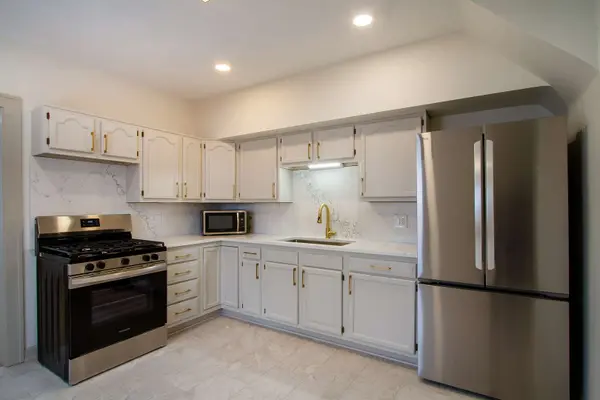 129 W Stimmel ST #1, West Chicago, IL 60185