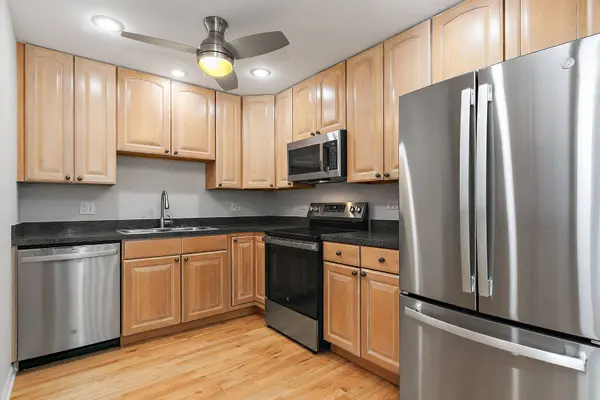 5400 Astor LN #411, Rolling Meadows, IL 60008
