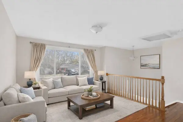 24W474 Surf CT, Naperville, IL 60540