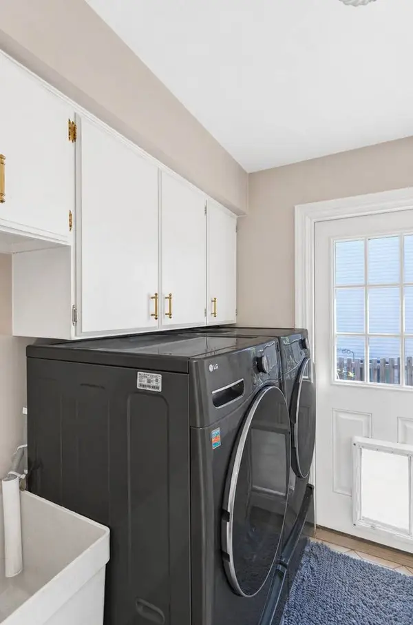 1145 Hunting DR W, Palatine, IL 60067