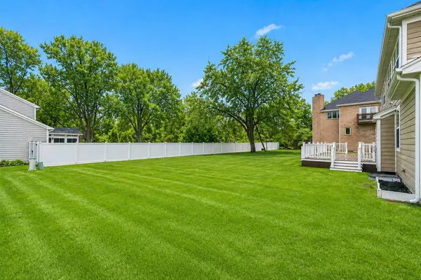 1551 E Olive ST, Palatine, IL 60074
