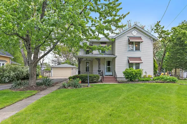 922 Douglas AVE, Aurora, IL 60505