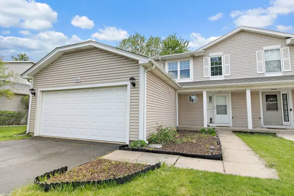 906 Oak Ridge DR, Streamwood, IL 60107