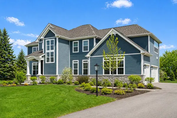 8402 Norman CT, Lakewood, IL 60014