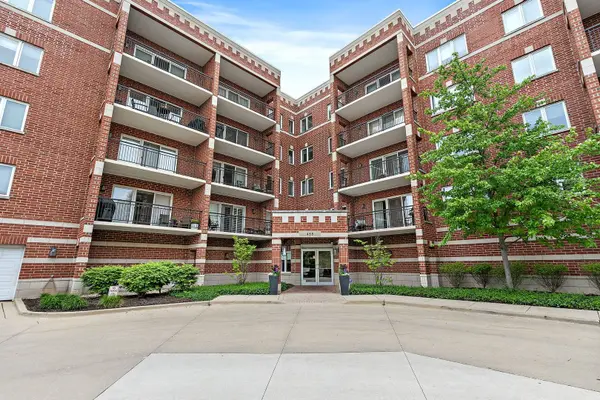 455 W Front ST #201, Wheaton, IL 60187