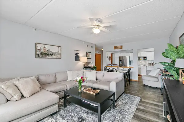 455 W Front ST #201, Wheaton, IL 60187