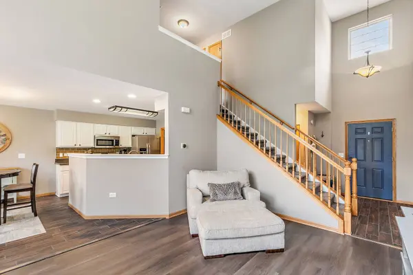 22 Rolling Oaks RD #C, Sugar Grove, IL 60554